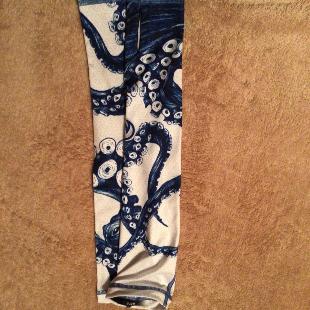 Octo arm sleeves, size small